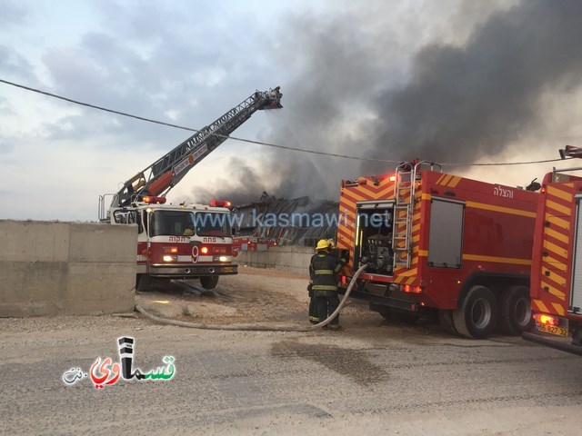  فيديو- كفرقاسم : ندلاع حريق كبير في احد المُعرشات التجارية في سهل البلدة وقوات كبيرة من الاطفائية في محاولات السيطرة على الحريق 